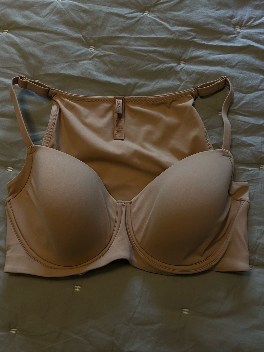 SKIMS Fits Everybody Back Smoothing Bra - 36DD